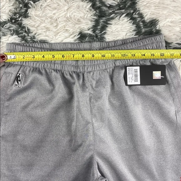 NWT NBA Men's Gray Shorts Size Large - Picture 4 of 7